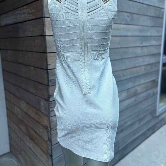 12th Cream dress - Picture 3 of 5